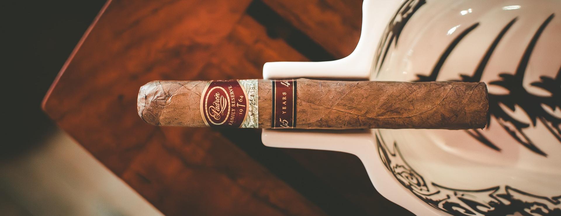 Magasin De Fournitures Pour Fumeurs -Magasin De Fournitures Pour Fumeurs cigar 8099287 1920